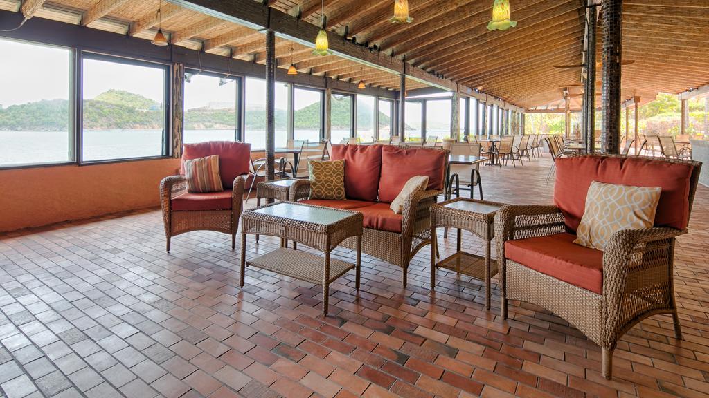 Lindbergh Bay Hotel Altona Exterior photo